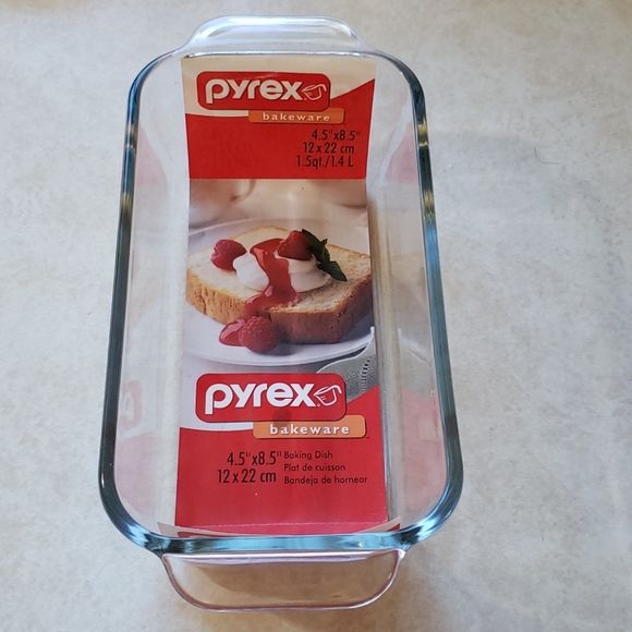 Pyrex Other - PYREX Bakeware 4.5" x 8.5" - 213 R
